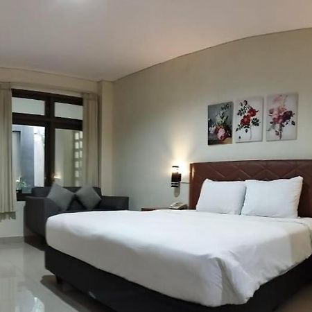 Lombok Mayura Hotel Tjakranegara Bagian luar foto