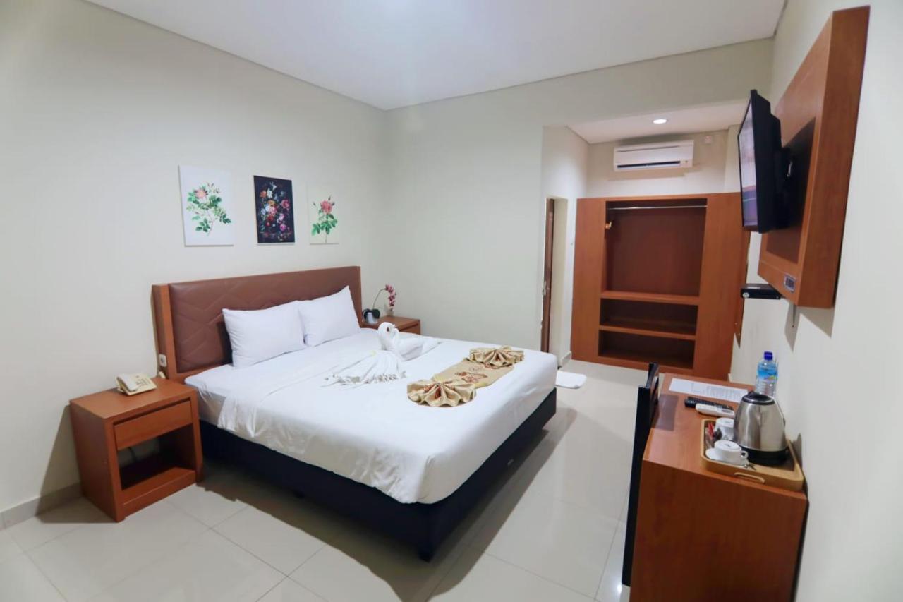 Lombok Mayura Hotel Tjakranegara Bagian luar foto