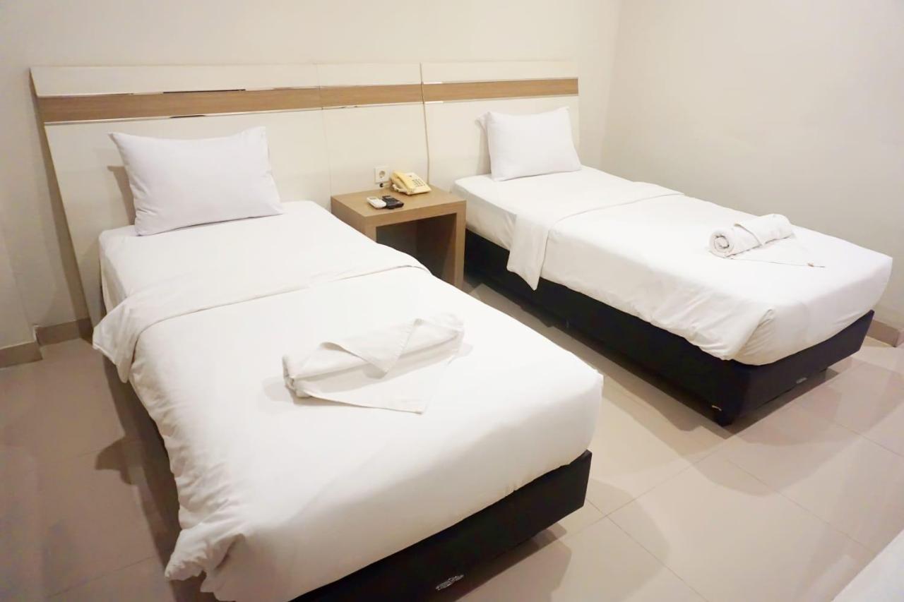 Lombok Mayura Hotel Tjakranegara Bagian luar foto