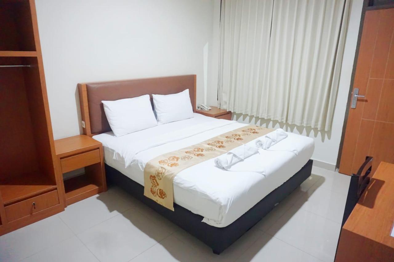 Lombok Mayura Hotel Tjakranegara Bagian luar foto