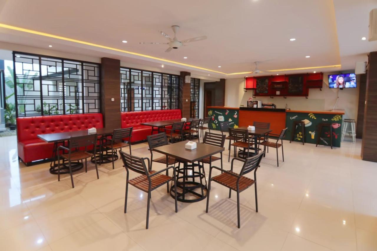 Lombok Mayura Hotel Tjakranegara Bagian luar foto