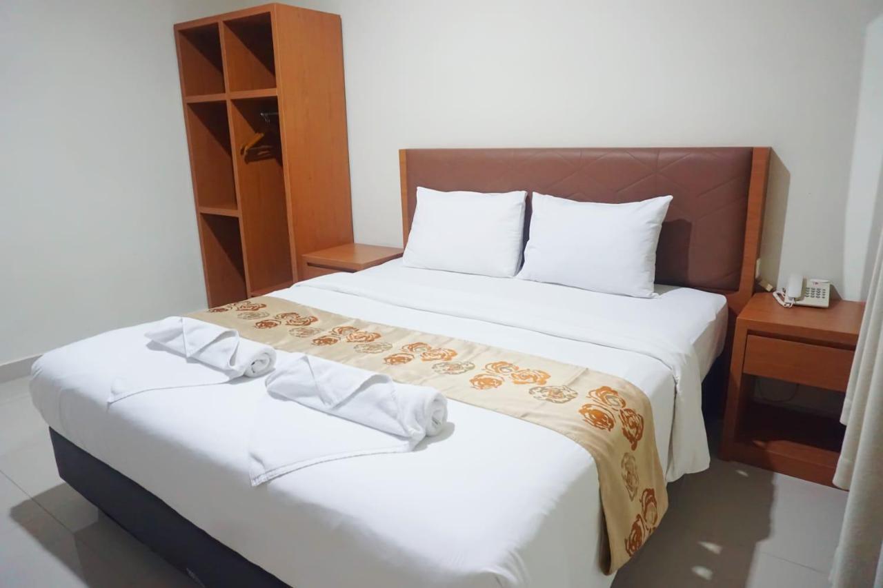 Lombok Mayura Hotel Tjakranegara Bagian luar foto