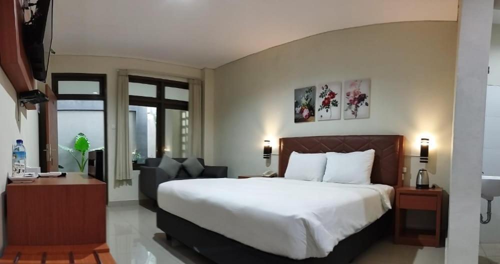 Lombok Mayura Hotel Tjakranegara Bagian luar foto