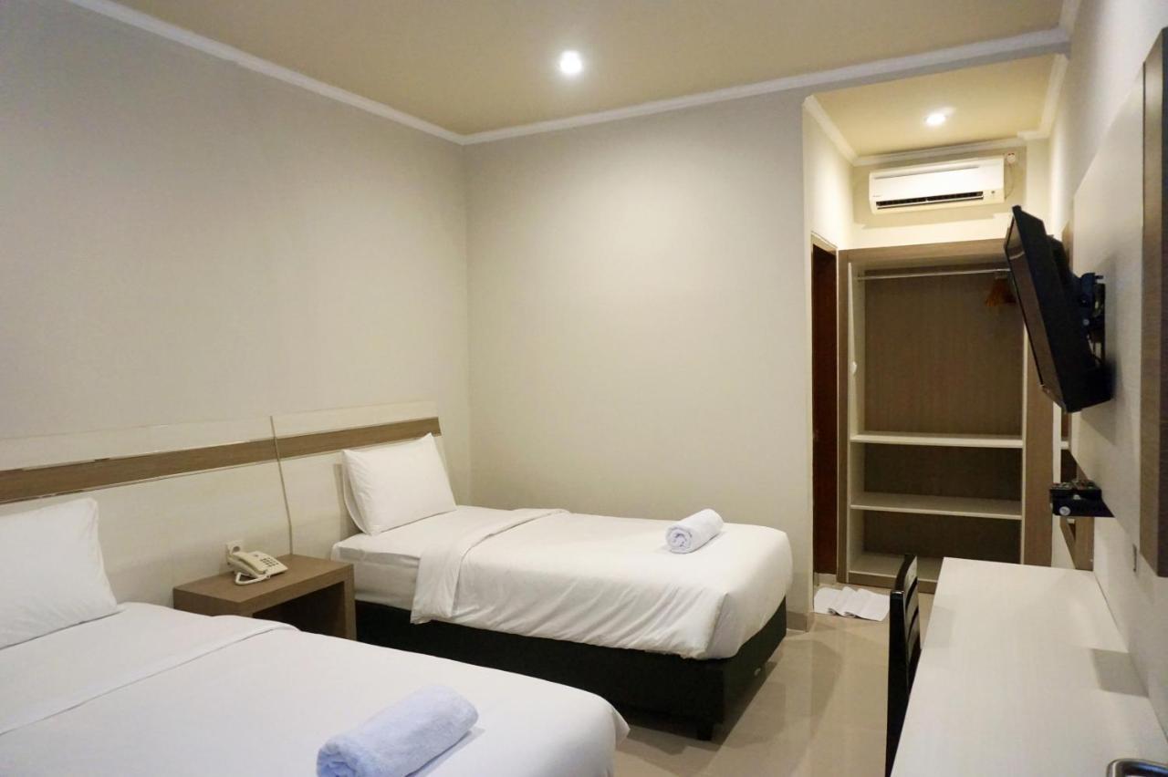 Lombok Mayura Hotel Tjakranegara Bagian luar foto