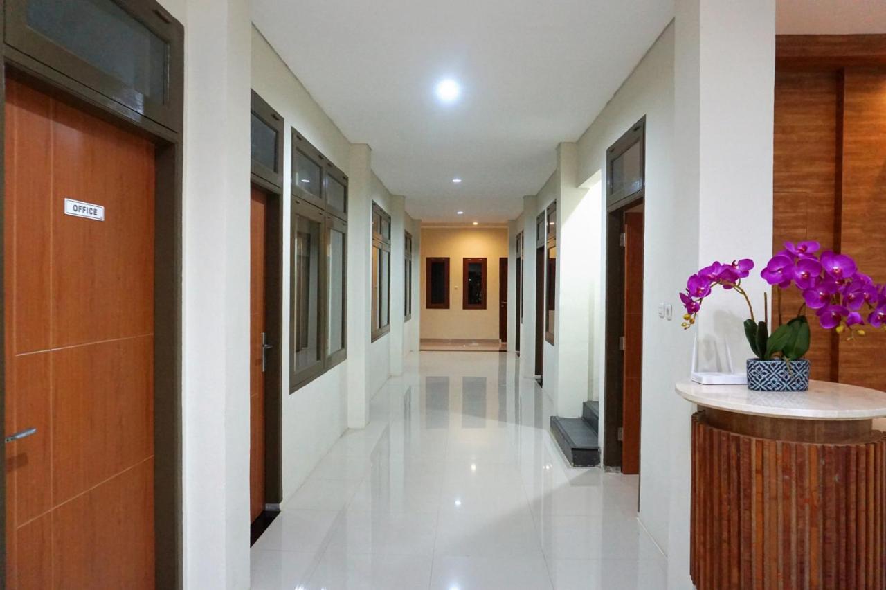 Lombok Mayura Hotel Tjakranegara Bagian luar foto